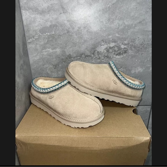 UGG Shoes - UGG TASMAN